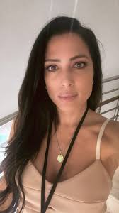 Alexandra Lúgaro added a new photo.