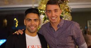 Galatasaray In Iki Guney Amerikali Yildizi Fernando Muslera Ve Radamel Falcao Ailece Bir Araya Geldi Ve Noel I Kutladi Muslera Ve Noel Kutlamalari Noel Gelin