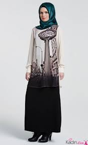 Tugba Tesettur Giyim Desenli Tunik Modelleri Kadinlive Com Moda Stilleri Basortusu Modasi Giyim
