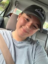 Sara Hupp's Instagram, Twitter & Facebook