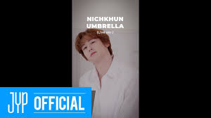 Nichkhun, güney koreli 6 kişilik erkek grubu 2pm'in bir üyesi olarak şarkı söylemekte ve rap yapmaktadır. 2pm Nichkhun ë‹‰ì¿¤ Umbrella Concept Clip Live Ver Youtube