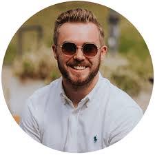 Ginger Dew's Instagram, Twitter & Facebook