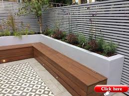 Massgefertigter Hartholzsitz Mit Stauraum Holzgitter Bildschirme Mehrjahrige Merkmal Pla 2019 Sichtschutz Holzgitter Gartengestaltung Landschaftsbau Ideen