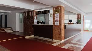 The small hotel features room service and baggage storage. Complex Balnear Corp Cozia Calimanesti Caciulata