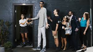 She and martin van buren bates were the tallest married couple. Australia S Tallest Man Kewal Shiels Is Taking Life In His Stride