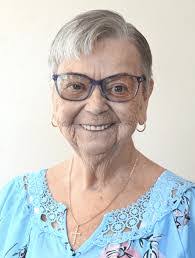 Beth Roberge's Instagram, Twitter & Facebook