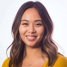 Melanie Linton's Instagram, Twitter & Facebook