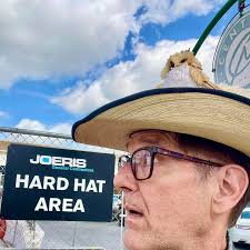 🎄✨ Spread Cheer with Crunchy Chicken this Christmas Eve! 🍗❤️ Good vibes,  great food, and crispy wings are waiting for you! 🐔🔥 Swing by, grab a  delicious meal, and make your holiday