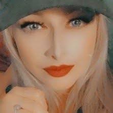 Shelley Goodyear's Instagram, Twitter & Facebook