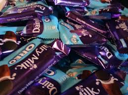 Cadbury, sebuah merek coklat ternama buatan asli dari birmingham, tepatnya di bournville. Cadbury Dairy Milk Oreo Bersatu Dalam Cadbury Coklat Oreo Kitepunye Dot Com