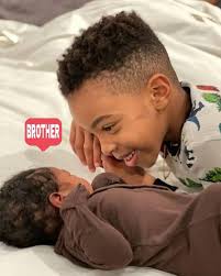 Chloe elizabeth bailey (born july 1, 1998) is an american singer, songwriter, actress, and record producer born in atlanta, georgia. Kelly Rowland And Tim Weatherspoon Are Parents For The Second Time How Much Is The Net Worth Of Kelly Rowland In 2021 Married Biography