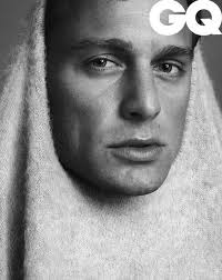 EAST WEST MODELS presents : 'Il Pensatore'