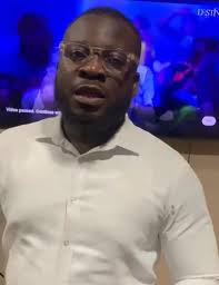 À message from the cutest man alive @Lekzy Decomic . Let's round it up...