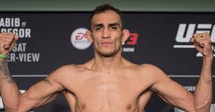 Во втором раунде камару мощно вырубил соперника. Toni Fergyuson Sdelal Ves Nesmotrya Na Otmenu Boya S Getzhi