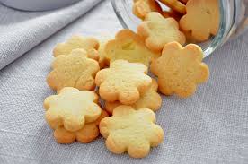 La farina di ceci è ottenuta dalla macinazione dei ceci secchi, viene utilizzata in cucina per ricavare piatti tradizionali, ma anche come sostituto della farina di grano. Biscotti Con Farina Di Ceci Dr Ssa Elisabetta Salomone Nutrizionista