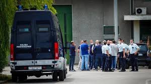 Santa maria capua vetere, il racconto choc dell'ex detenuto sulla sedia a rotelle. Hddys9w Gxorkm