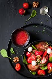 Salade De Tomates Fraises Epinards Et Mozzarella Cook N Crunch Salade Tomate Salade Recettes De Salade Saines