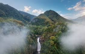 At tzuhu stop, board taoyuan bus 5105 (two bus trips/day at 0815 & 1210 hrs) heading to xiao wulai (小烏來) for 小烏來瀑布, 天空步道 about 1.5 hrs bus ride. å°çƒä¾†é¢¨æ™¯ç‰¹å®šå€ æ¡ƒåœ'å¸‚