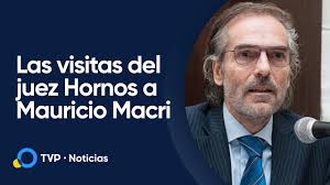 Para muchos, el bigote les recuerda los tiempos del dictador jorge rafael videla. Las Visitas Del Juez Hornos A Mauricio Macri Youtube