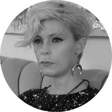 Jill Graves's Instagram, Twitter & Facebook