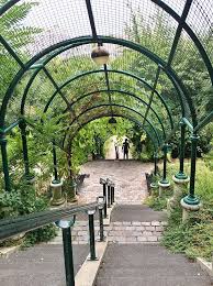 Unique Things To Do In Paris Parc De Belleville Stairs Belleville Paris