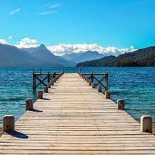 Las actividades en sus lagos, arroyos de deshielo y montañas se multiplican bajo el sol; Verano En La Patagonia Descubre El Paraiso En Bariloche Revista Sommelier