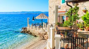 Kroatien ist mit jährlich rund 16 millionen besuchern aus dem ausland eines der beliebtesten urlaubsländer der europäer. Adrialuft Kroatien Im Meer Der Tausend Inseln Krone At