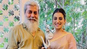 MMS क्लिप लीक के बाद अक्षरा सिंह सेट पर कर रही थीं ऐसा काम, देखते ही पिता  ने गुस्से में कर दी पिटाई - Bhojpuri Actress And Bigg Boss Ott Contestants  Akshara