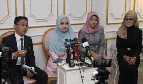 Add a bio, trivia, and more. Joy Revfa Menangis Di Sidang Media Tarik Dakwaan Pernah Disentuh Hafiz Hamidun Sensasi Selebriti