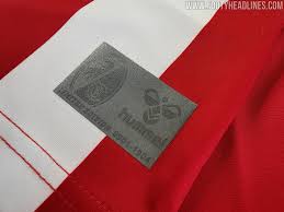 Zu jeder neuen saison bringen die verantwortlichen des sc freiburg ein neues jersey auf den markt. Freiburg 19 20 Special Kit Released Footy Headlines