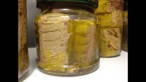 Questa conserva mantiene al meglio tutta la consistenza ed il sapore del pesce e. Come Fare Il Tonno Sott Olio Ricetta Youtube