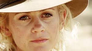 Kate Besser's Instagram, Twitter & Facebook