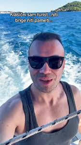 Nema bolje stvari nego se samo ukrcati na brod …imam dozvolu za voditelja  brodice ako bi baš zatrebalo,a do sada nisam imao previše koristi od toga  #jadran #brod #brat #hrvatska