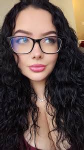 Betty Carollo's Instagram, Twitter & Facebook