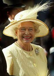 Pin By Deborah On Her Majesty Queen Elizabeth Queen Elizabeth Queen Elizabeth Ii Her Majesty The Queen