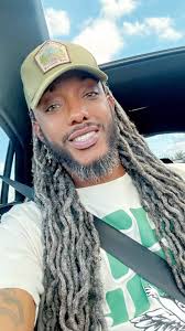 If it doesn’t serve you, it doesn’t deserve you……. #iamking #kingofkings  #kaymensdaddy