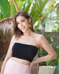Salah satunya momen hana hanifah berpose santai di mobil. Jessica Iskandar Umumkan Giveaway Pakai Baju Kemben Seksi Pamer Perut Justru Bikin Salfok Semua Halaman Stylo