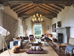 The spanish colonial period lasted for almost 400 years, creating a vibrant design influence that continues to embark on this romantic spanish expedition featuring the exterior and interior decor ideas from a lavish lawn filled with greenery serves as a bridge to the three separate houses in this. Pin On Home Interior Design
