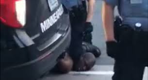 Abd'nin minneapolis kentinde george floyd, 25 mayıs 2020'deki olayda polis memurları tarafından yere yüzüstü yatırıldı. Minnesota Man Dies After Video Shows Cop Pressing Knee To His Neck For Nearly 8 Minutes Reason Com