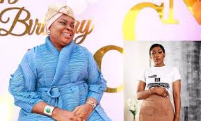 The nigerian fc barcelona play in tears after a minute of silence of her mother's death she scored two goals and she dedicated them to her.emotional. Nollywood Actress Ebube Nwagbo Loses Mother Beats Onit