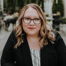 April Karn's Instagram, Twitter & Facebook