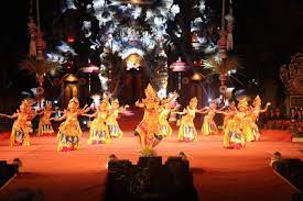 Interaksi dan komunikasi efektif dengan lingkungan seni budaya. Indah Dan Memukau Ini 6 Ragam Seni Teater Bali Yang Wajib Kamu Tonton