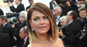 Pour créer cette illusion, il convient donc d'arborer elle a tout porté, la coupe ultra courte, le carré court droit, la coupe courte. 15 Coiffures Qui Affinent Le Visage