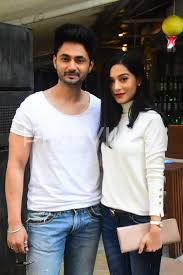 Actor amrita rao, who recently gave birth to her first child, has said that conceiving in 2020 has had its 'fringe benefits'. Photos Amrita Rao And Husband Anmol Make A Rare Appearance In Mumbai Twin In White For Their Lunch Date Pinkvilla