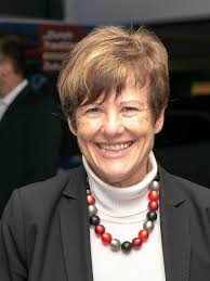 Waldshut-Tiengen: So sehen Gewinner aus: Bei der Preisübergabe für das  Waldshut-Tiengener Weihnachtsgewinnspiel gibt es nur strahlende Gesichter