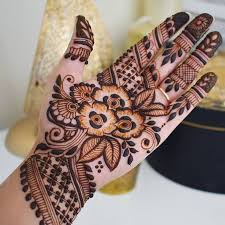 Top 150 Simple Mehndi Designs Shaadisaga This modern design is ideal for a day when it isn't your big day. top 150 simple mehndi designs shaadisaga