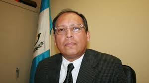 Roberto Archila busca poner orden en consulado de Guatemala en L.A.