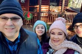 Fundraiser for Traci Hernandez by Elise Helfrich : Hernandez Love Line