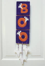 Do you love cute wall art? Halloween Wall Hanging Free Embroidery Designs Weallsew