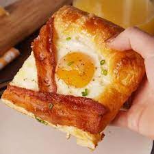 Tarte Aux œufs Et Aux Lardons Pour Le Petit Dejeuner Breakfast Tart Recipe Breakfast Tart Recipes
